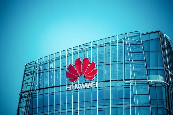 互连功耗下降约60%！华为近封装NPO技术实现跨厂商互通